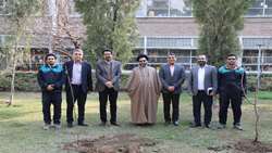 کاشت نهال به مناسبت روز درختکاری